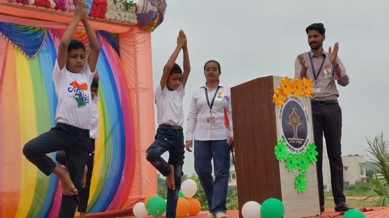 Unique Yoga Dance by Manish & Group | 🇮🇳Independence Day 2025 | EMRS Garhi Banswara #EMRS #YogaDance