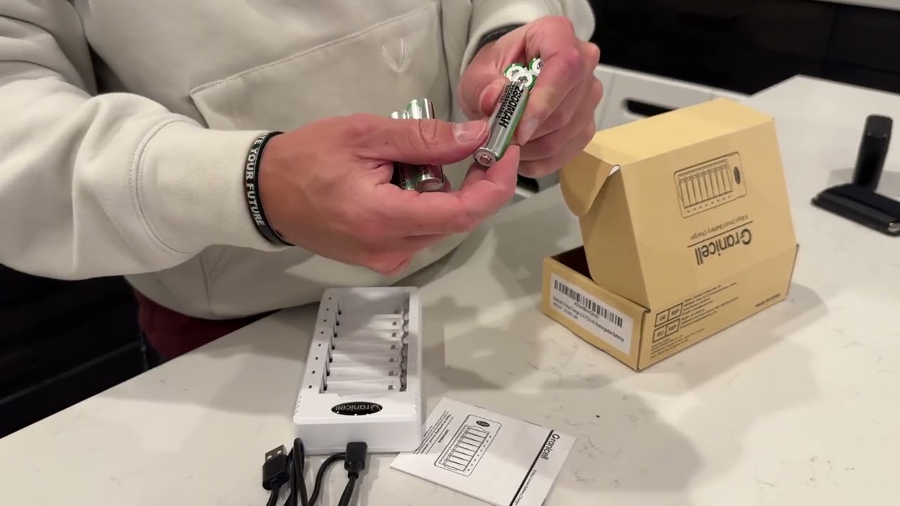 Granicell Rechargeable AA  Batteries with Charger