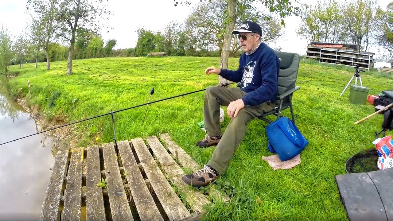 Fishing a SMALL LAKE with Homemade Groundbait: EPIC RESULTS!