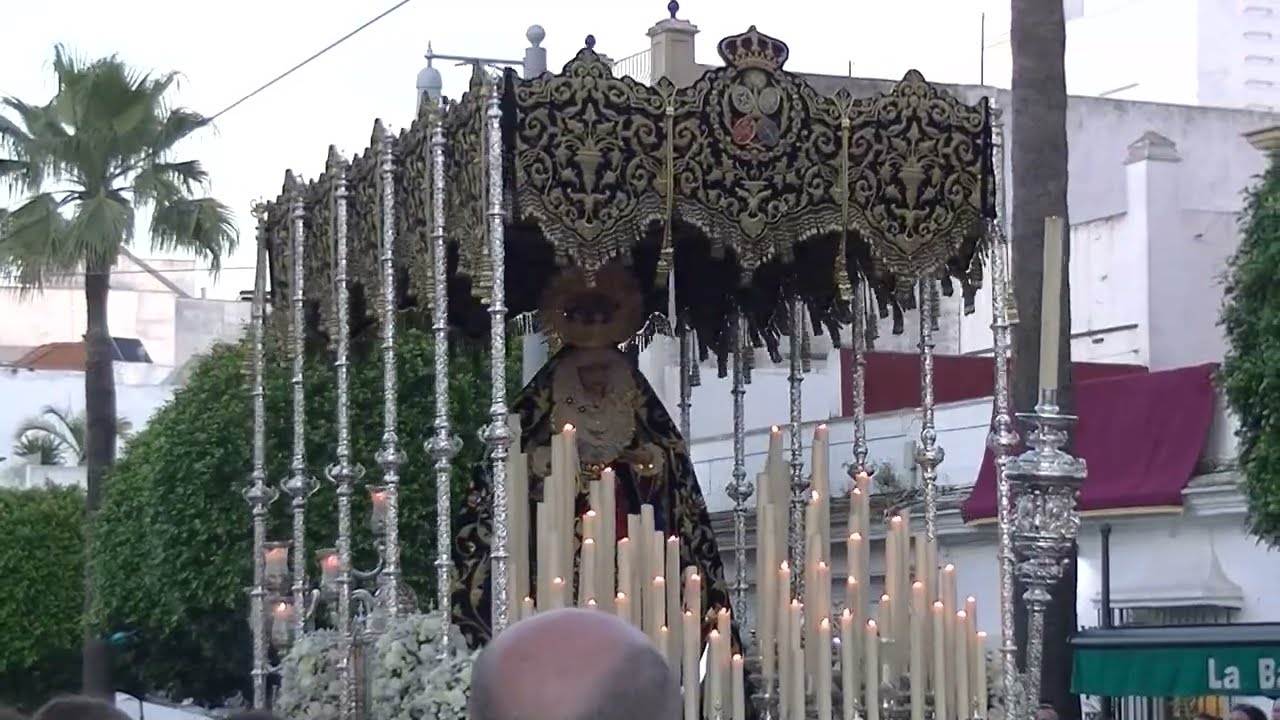 Virgen de la Piedad en Carrera Oficial | Misericordia | Semana Santa 2025 | San Fernando