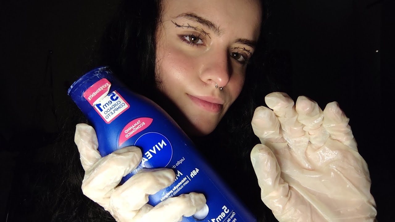 ASMR fazendo uma massagem em você, sons de luva, creme e tapping 