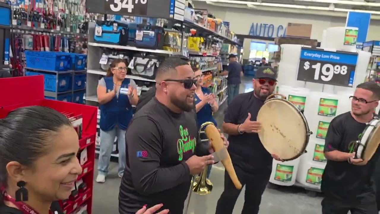 Пуэрториканская вечеринка в Walmart. #Киссимми