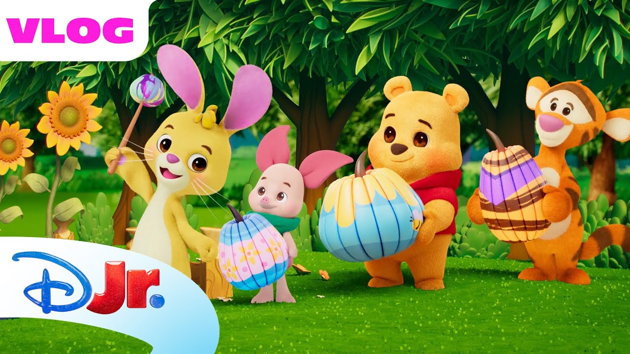 Me & Winnie the Pooh | Rabbit Paints a Pumpkin 🎃 | @disneyjr