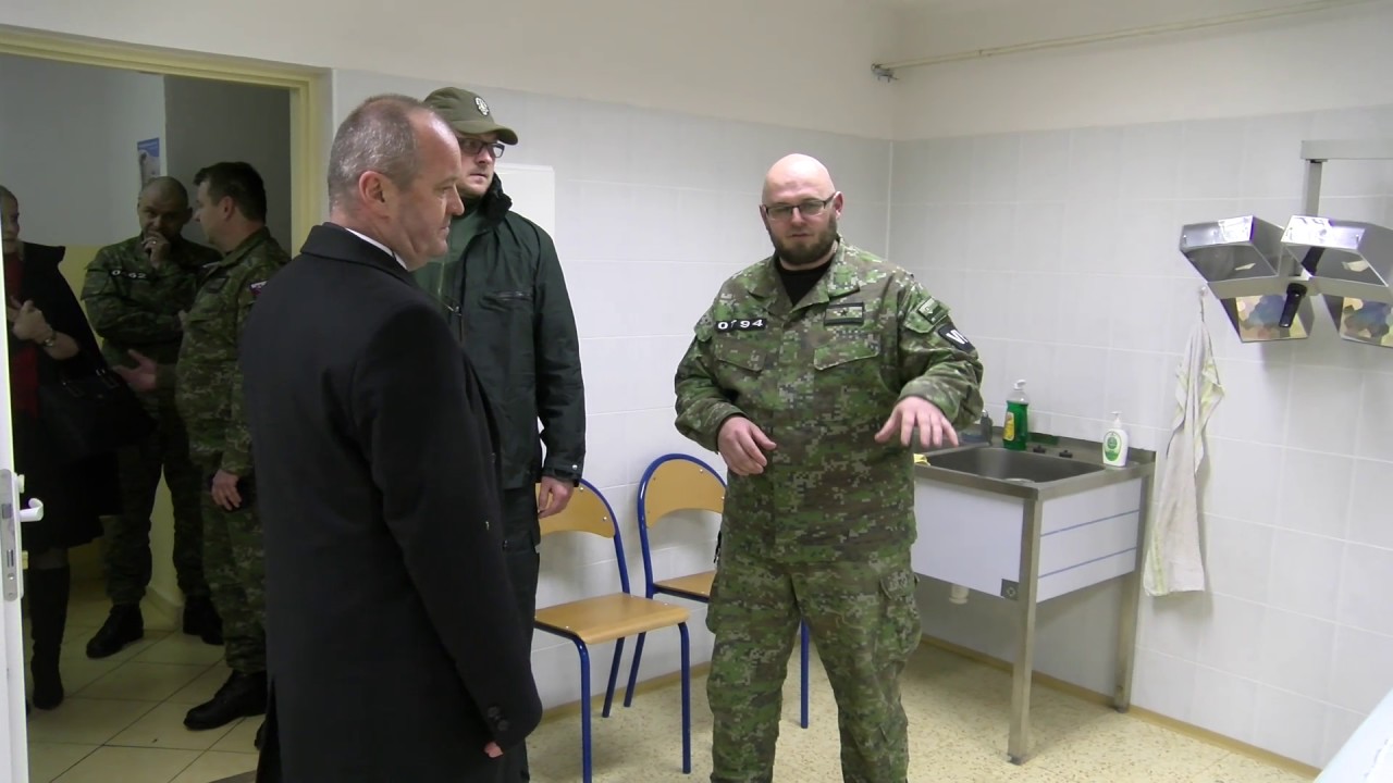 Minister obrany Peter Gajdoš navštívil kynológov Vojenskej polície