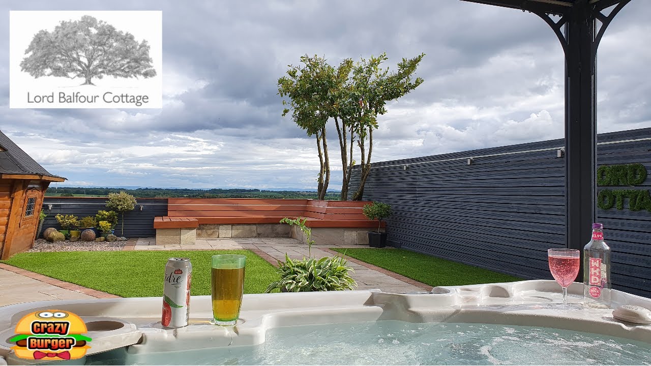 Lord Balfour Cottage - Stunning cottage with hot tub, cinema room, barbecue hut and more!