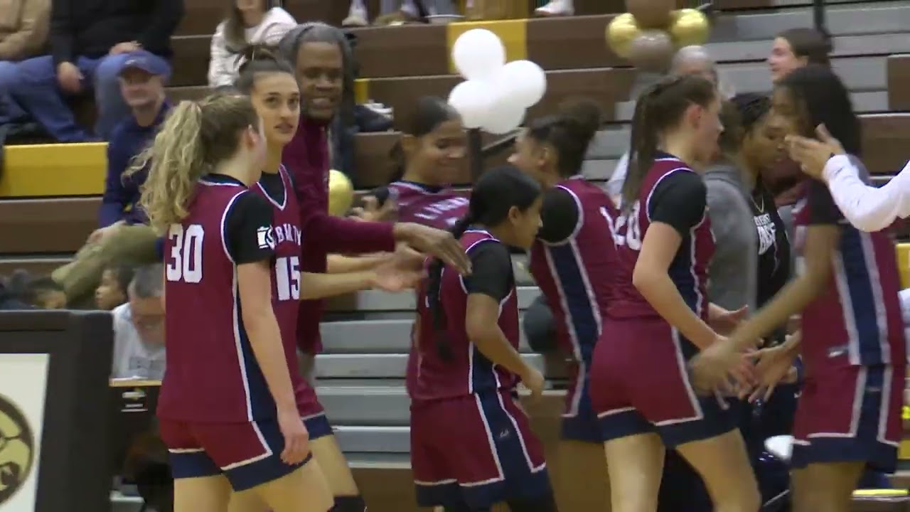 Баскетбольный матч среди девушек EPC - Liberty против Bethlehem Catholic