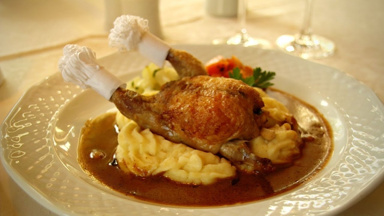 Klein, aber fein - mit Steinpilzen gefüllte Wachtel #wachtel #rezept #steinpilze #kochen #essen #diy