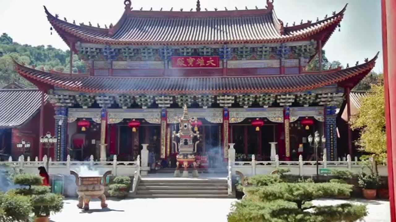 Experiential Travel at SYA | High School Study Abroad