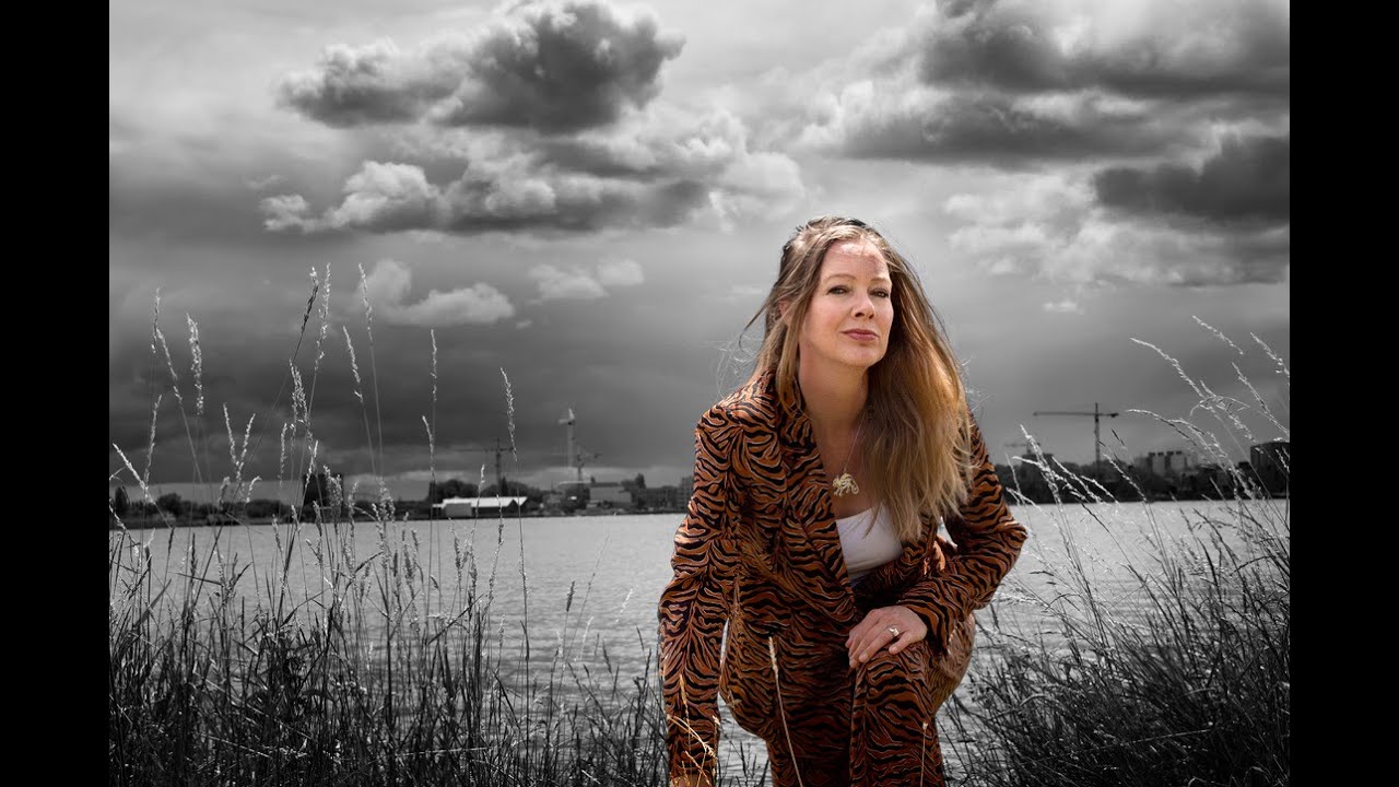 BLUE Vera van der Poel & Andreas Suntrop (written by Joni Mitchell)