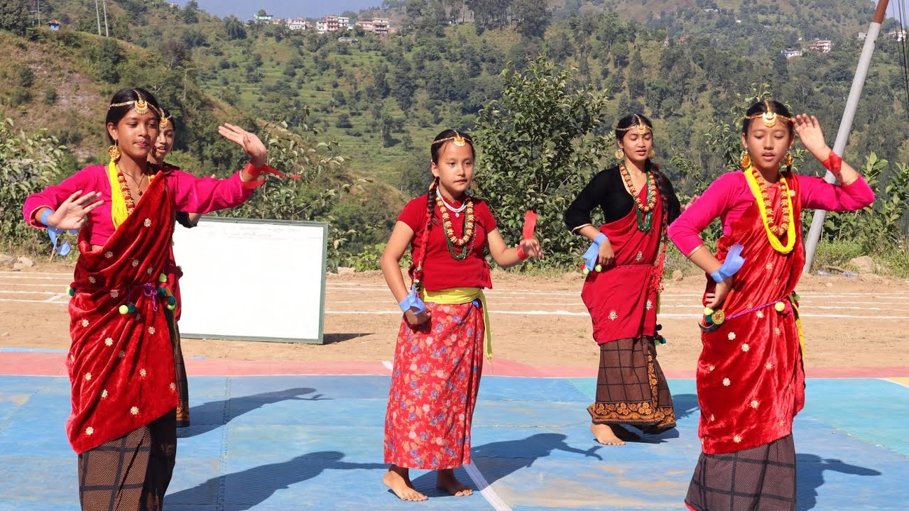 स्वागत नृत्य प्रस्तुत गर्दै शान्ति माध्यमिक विद्यालयका विद्यार्थीहरु #government #school #shanti