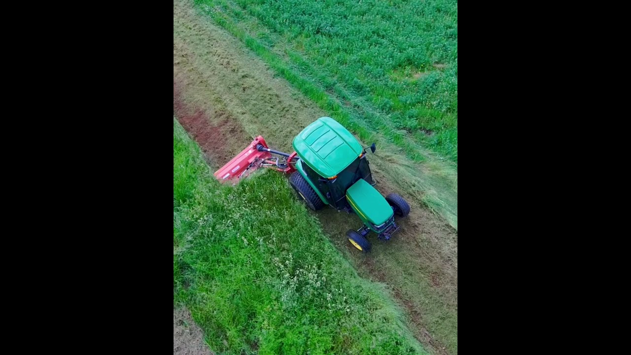 John Deere Tractor Flail mowing roadside Tall Grass with Maschio Giraffetta flail mower