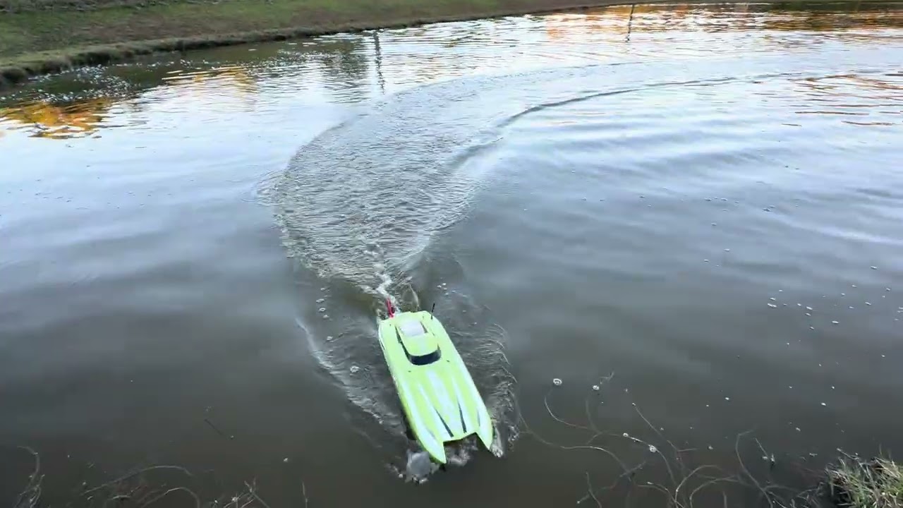Proboat veles 8s первый заезд