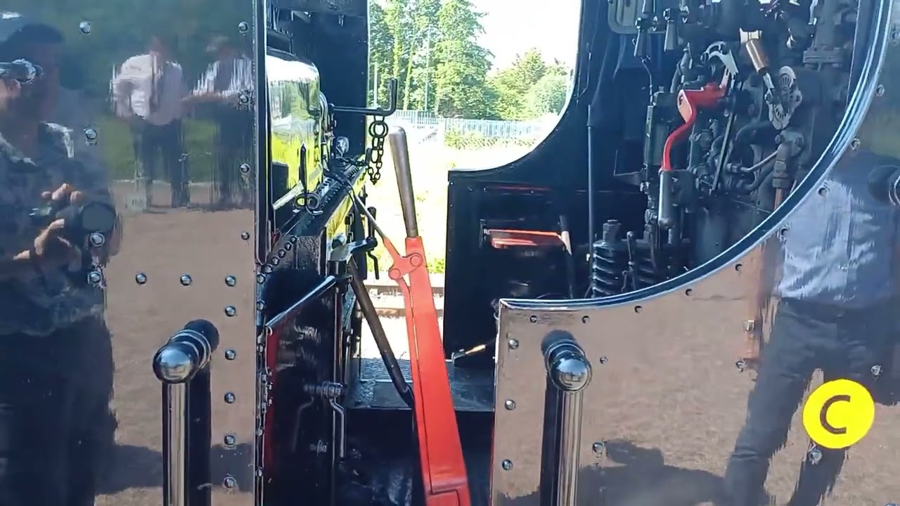 Dean Forest Steam Railway, Lydney Junction - Look at the engine arriving and decoupling.