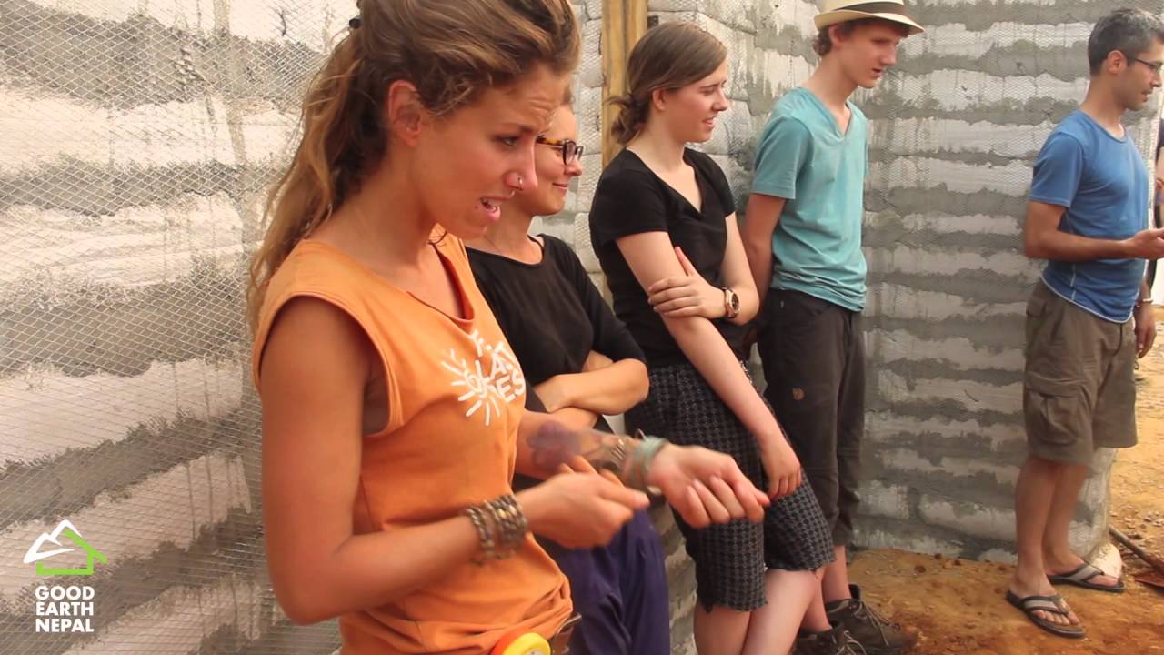 Earthbag Service Trip for 15  Students from Grundel Lyceum, Holland.