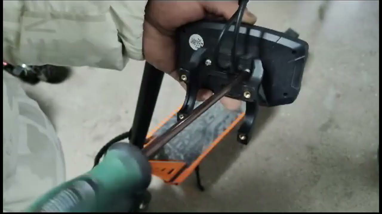 E3 Replace the scooter display bracket