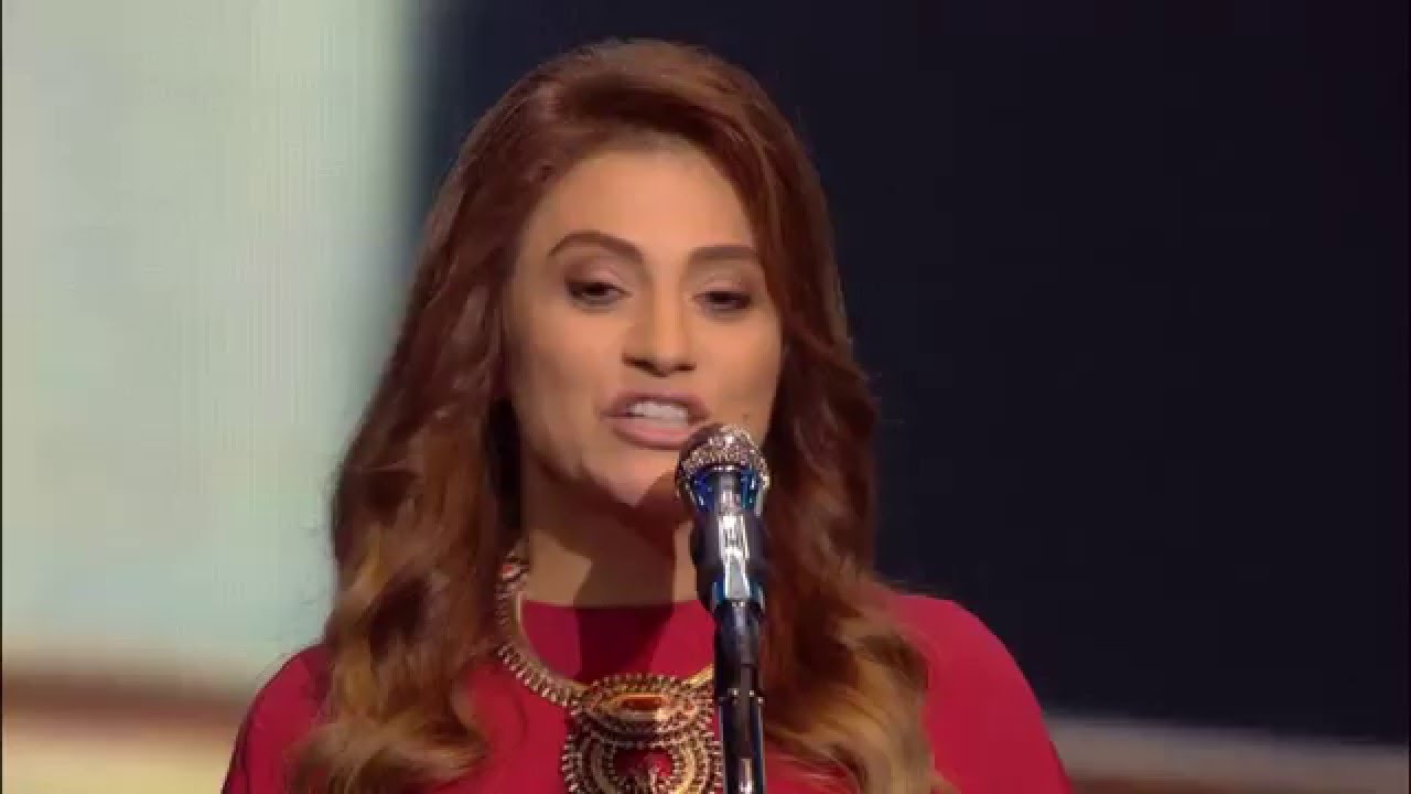 جوليا بطرس - شي غريب / لايف في بلاتيا | Julia Boutros - Shi gharib Platea 2014
