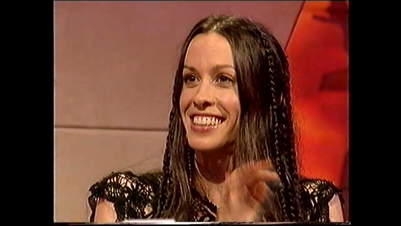 ALANIS MORISSETTE - Interview (Johnny Vaughan 2002)