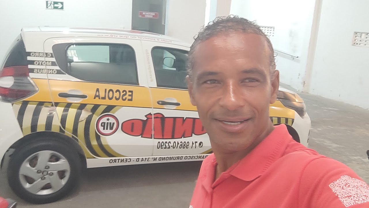 INSTRUTOR LUZEMÁRIO, NA LIMPEZA DOS CARROS DA UNIÃO VIP CAMAÇARI BAHIA 