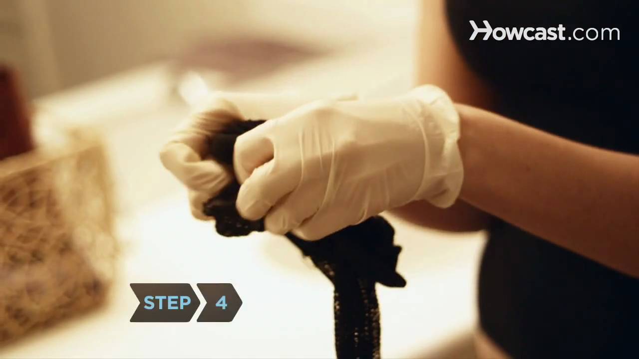 How to Put on Pantyhose or Tights