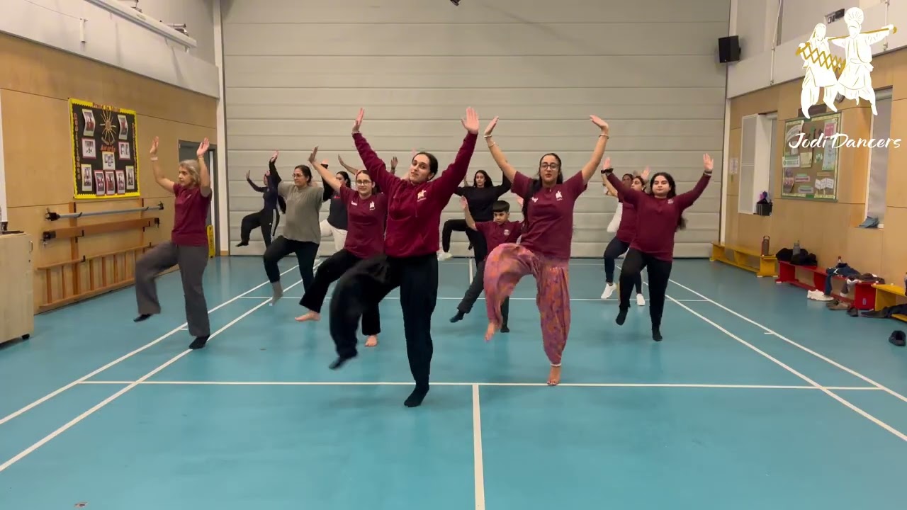 Patola - Raf Saperra | School of Bhangra | Telford