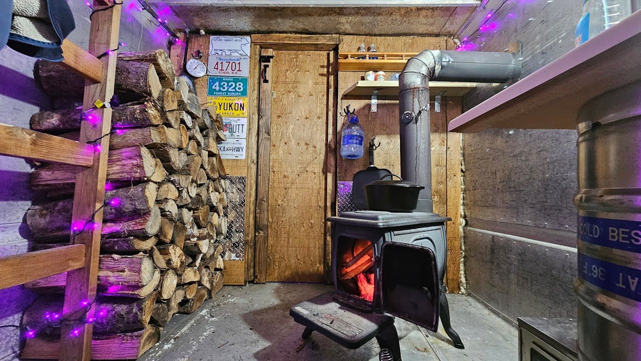 Coldest Night Surviving -44° The Truck Camp