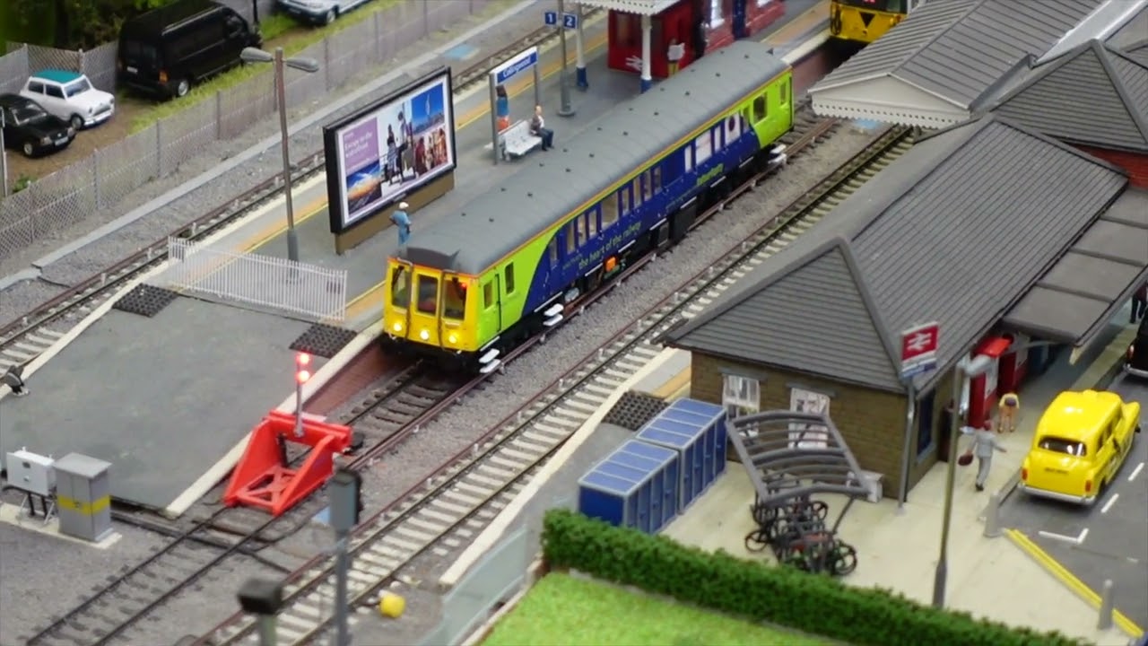 5 fantastic layouts and locos! Sights & sounds from Alton model rail show 2024