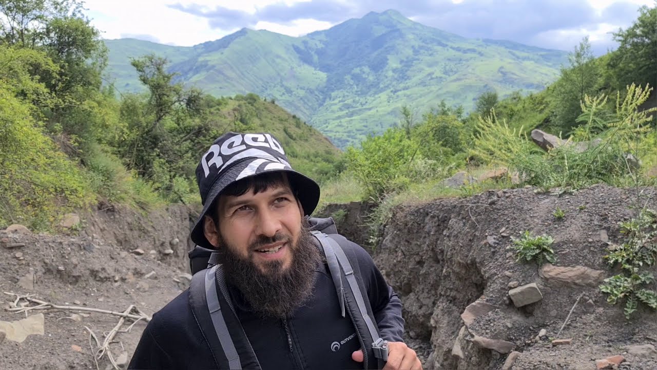 Итум-Кхала к1ошт ломахь б1овнаш (Высоко в горах Кокадоя старинные боевые башни)