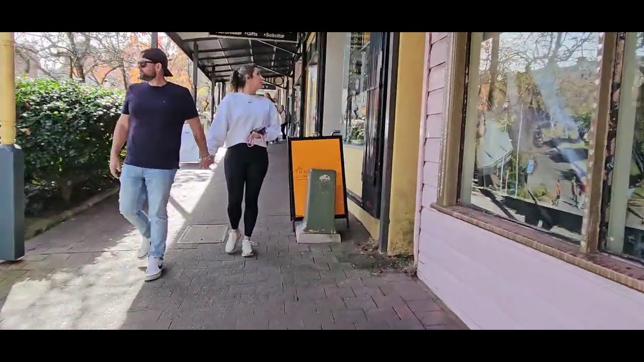 Leura Village, Blue Mountains NSW Australia & Op Shopping