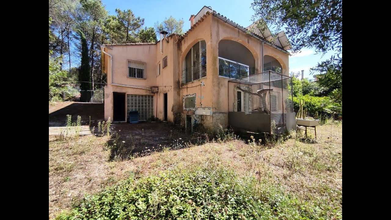 COUNTRY HOUSE FOR SALE IN VILLALONGA WITH 262 M², GARAGE, TERRACE AND FENCED PLOT