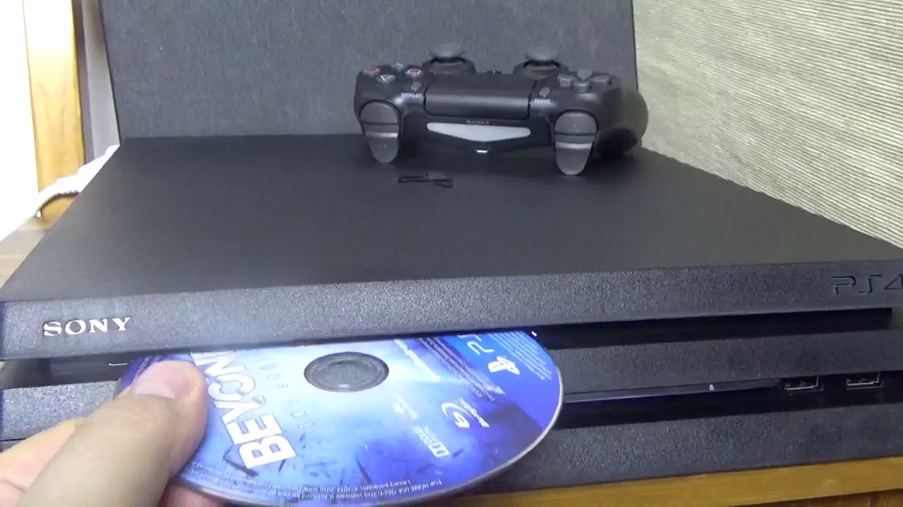 PS4 ~ How to insert DISC into Your Playstation 4 (PRO) ~ Tutorial ~sort version