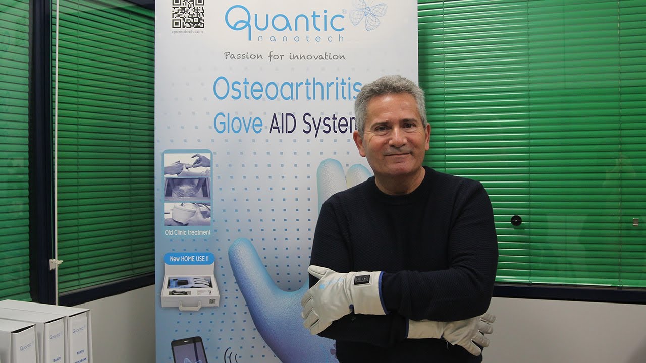 De un prototipo que no convenció a aliviar el dolor de la artrosis: Los guantes de Quantic Nanotech