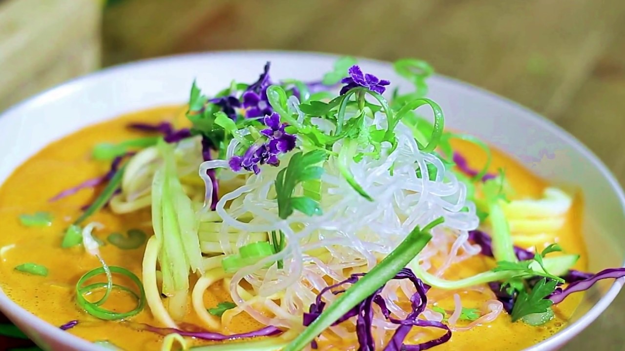 דפי אמון אצל מיכל צפיר עם ראפ'ס מנגו ומרק כתום Raw Food