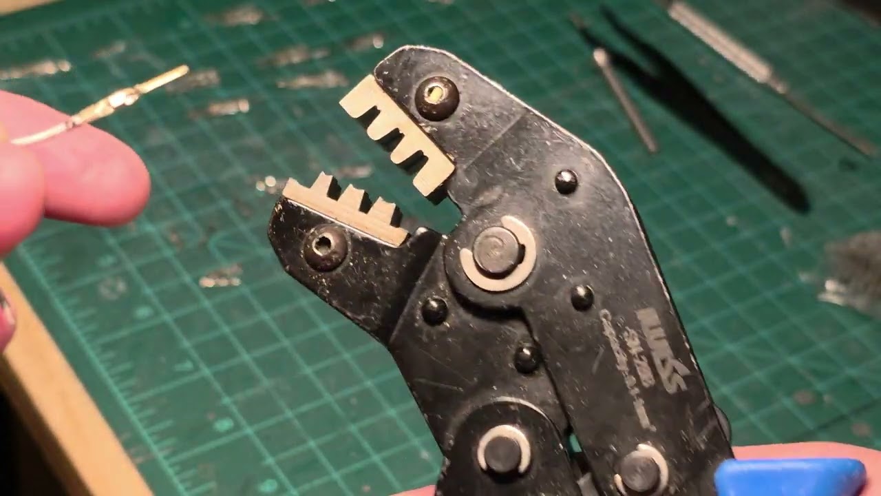 Dupont connector assembly