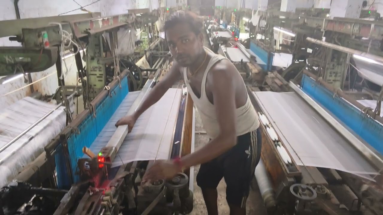कपड़ा बनते बनते मशीन से कैसे खाली होता हैं। सूरत का काम। लूम्स। सांचा मशीन।mahadev majdur vlog।