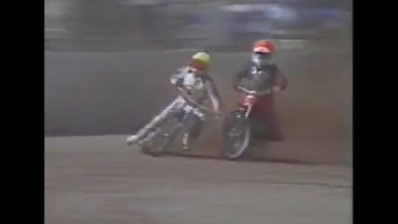 Ouch! It's crunch time, Kennett v Thorp, great speedway.
