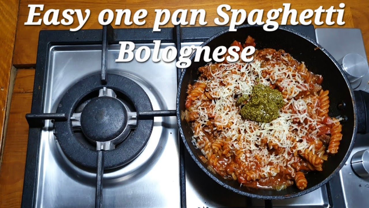 The Easiest Spaghetti Bolognese Ever (One Pan!)