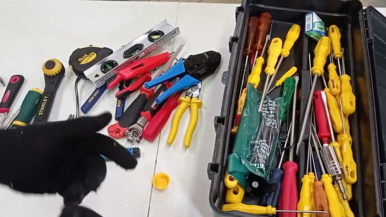 Caixa de ferramentas com ferramentas incríveis, que vão auxiliar você no dia a dia