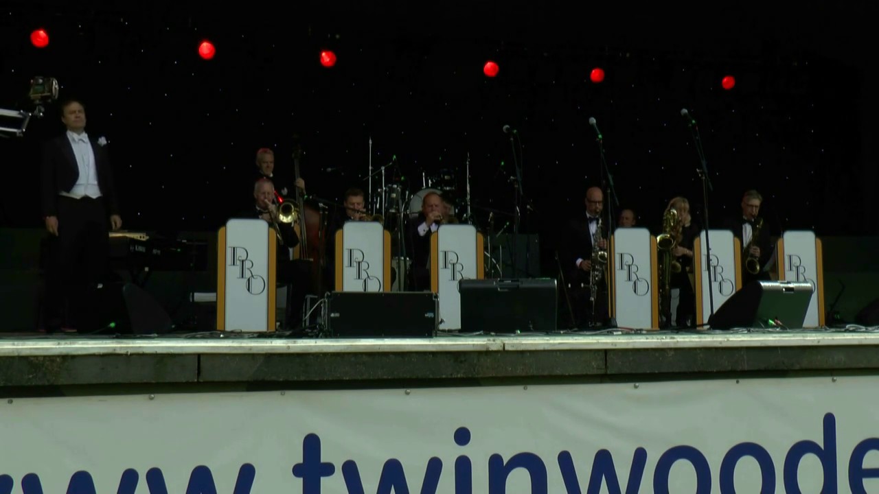 The Pasadena Roof Orchestra@The Main Arena@Twinwood Festival 2016