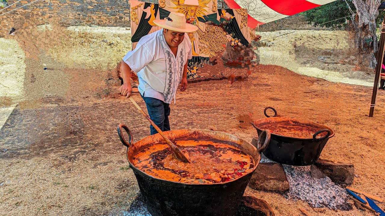 GASTRONOMÍA MICHOACANA... Corpus Christi TZINTZUNTZAN | Carnitas, Birria, Atole