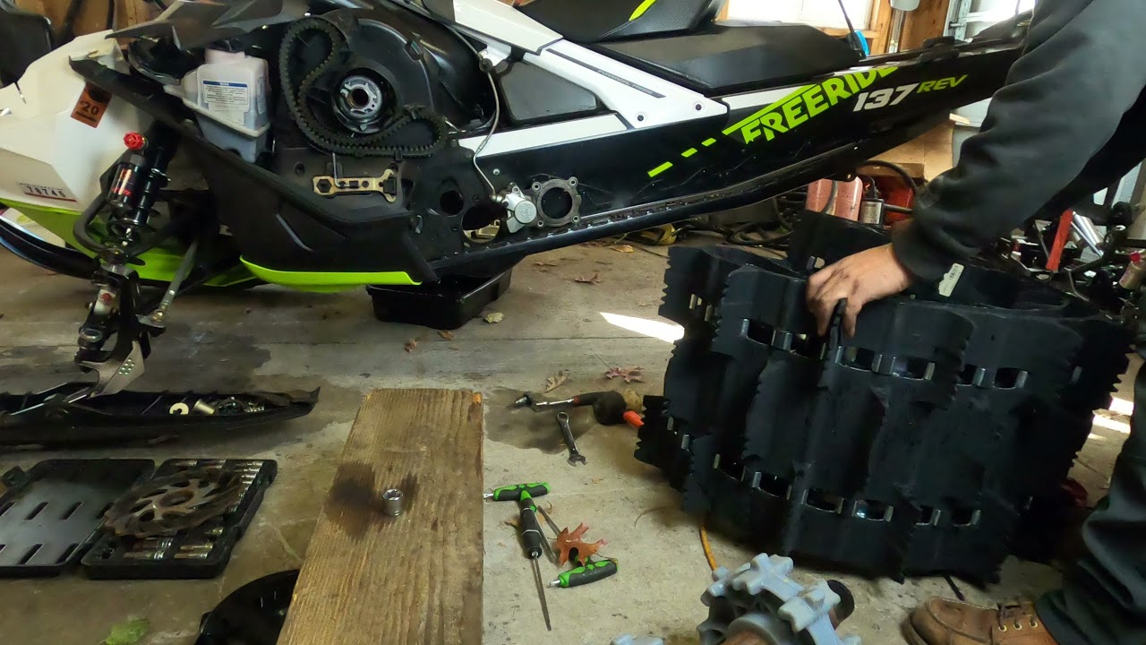 Замена гусениц на шасси Skidoo Gen 4: как это сделать