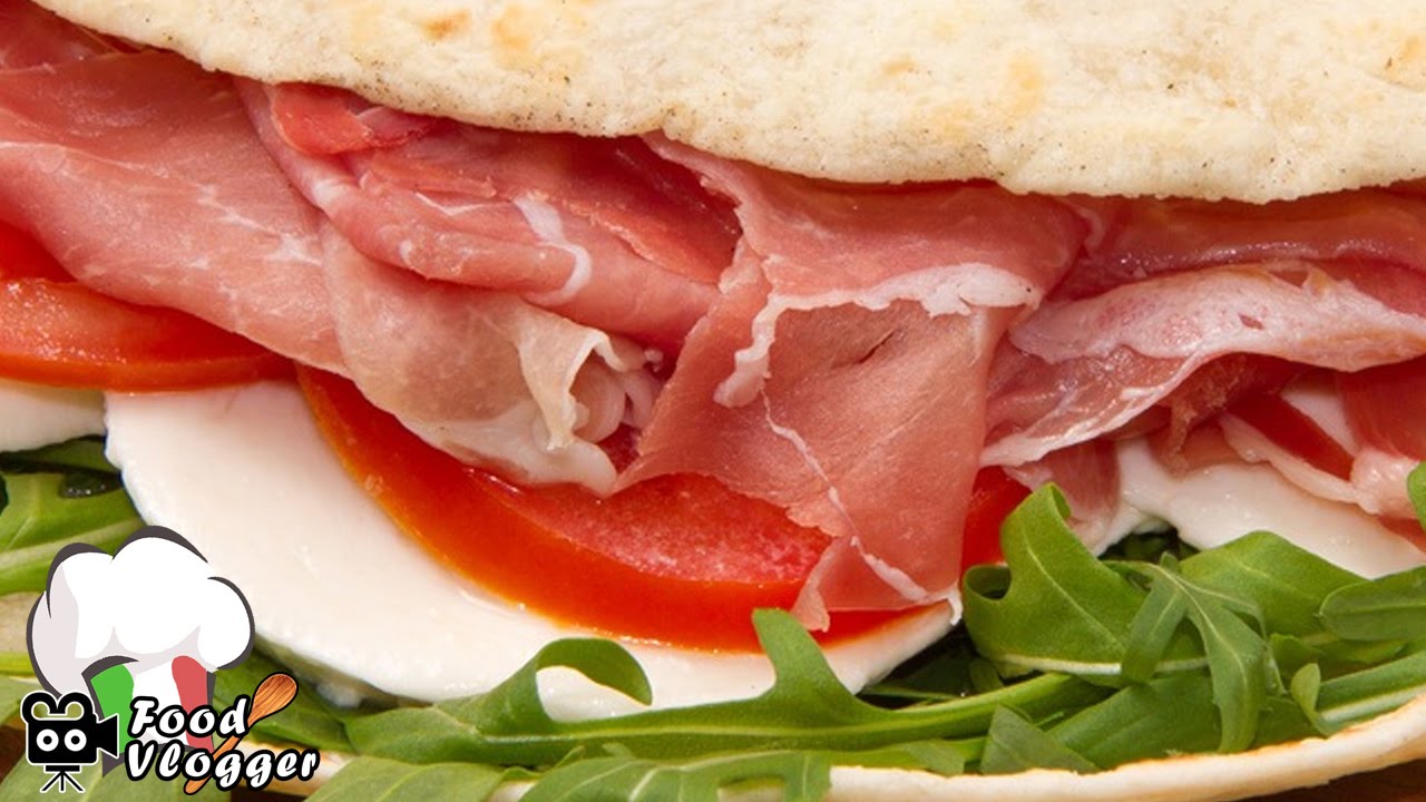 PANINO SUPER CON PROSCIUTTO CRUDO RUCOLA E SCAGLIE DI PARMIGIANO | FoodVlogger