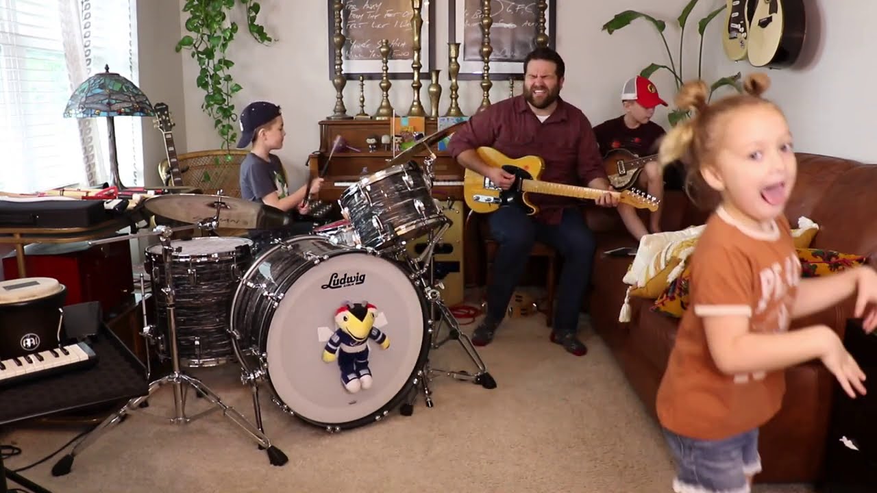 Colt Clark and the Quarantine Kids play 