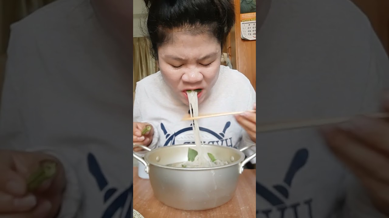 กินเฝอเด้อ
