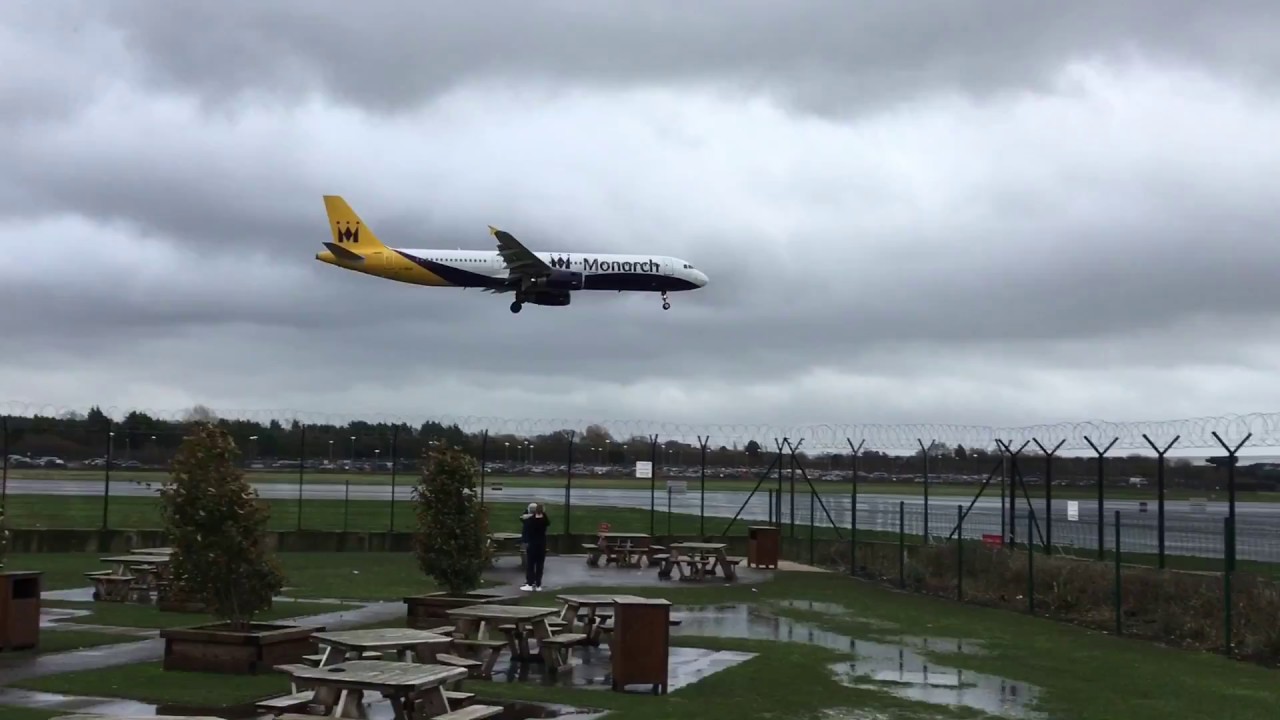 Planes 'Going Around' & Landing in very strong winds at Manchester Airport (Storm Doris)