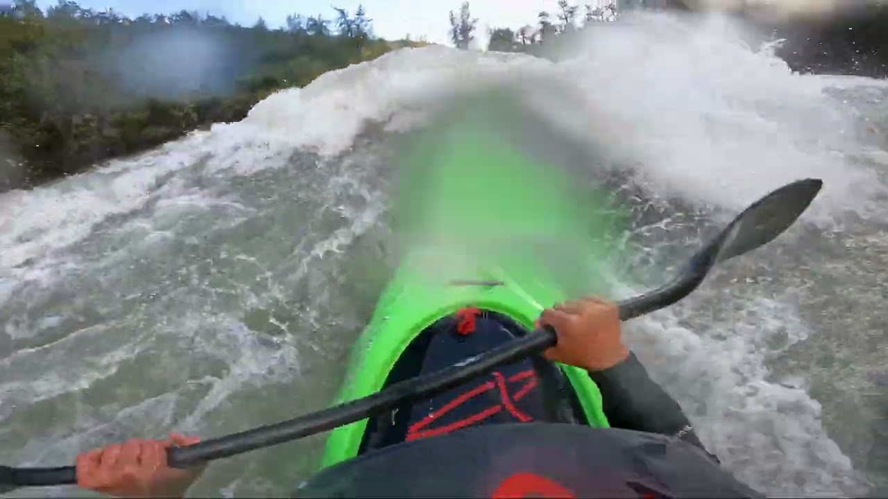 Сплав на байдарках по реке Литл-Суситна на Аляске.