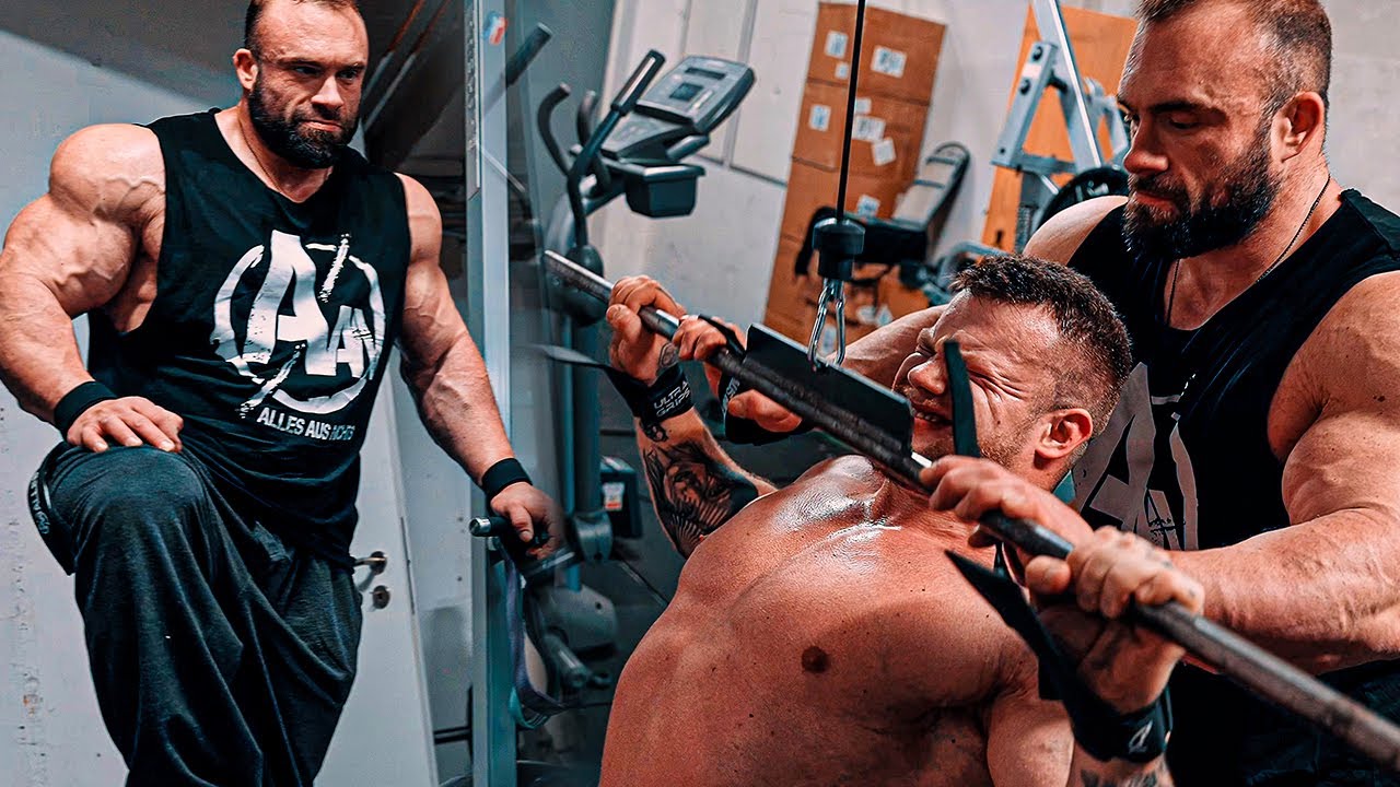 Ich zeige Roman wie man Rücken trainiert!