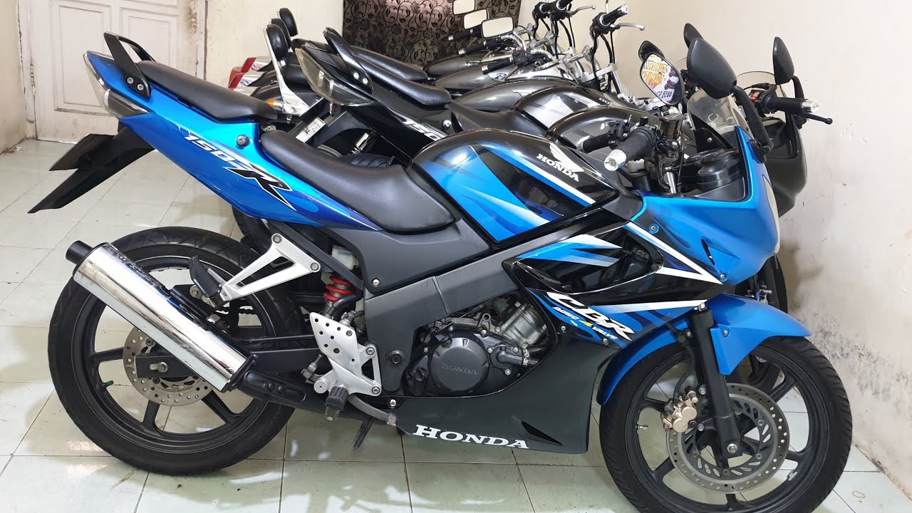 DI JUAL CEPAT HONDA CBR OLD 2010 BIRU