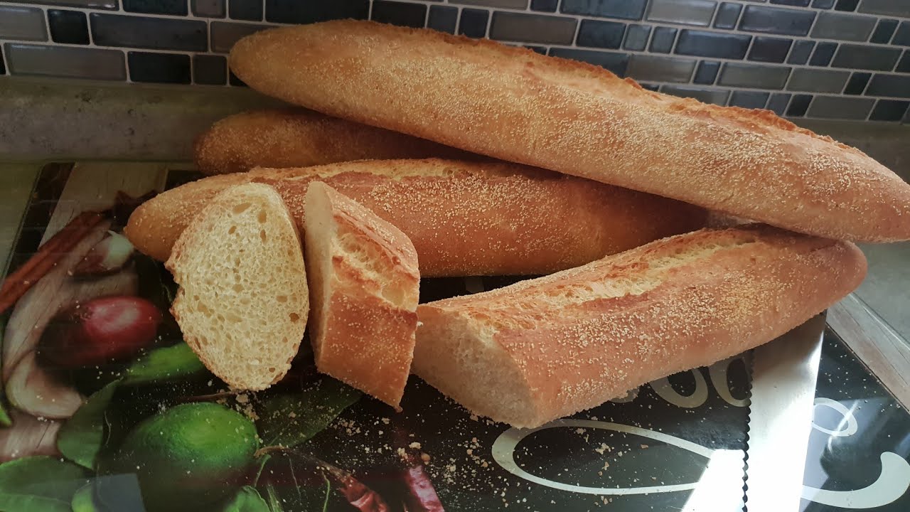 الباكيط الفرنسي او الكومير بالسميدة ماغاديش تبقاي تشريه من برا مقرمش ومفشفش baguette maison
