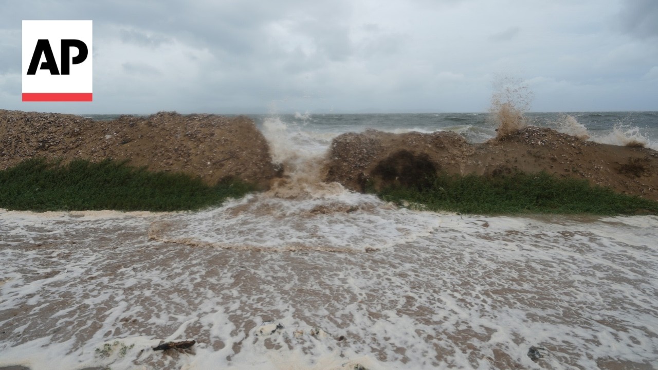 Climate change and El Nino caused explosive intensification of Hurricane Polo
