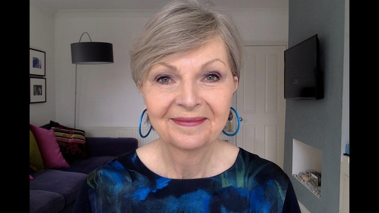 How to use Brushes like a Makeup Artist - Advice for Older Women - Tricia Cusden
